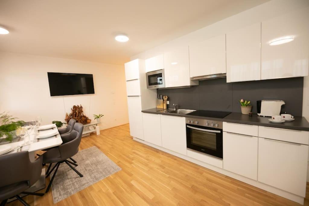 Schoenes Living Am Donauufer Viena Exterior foto