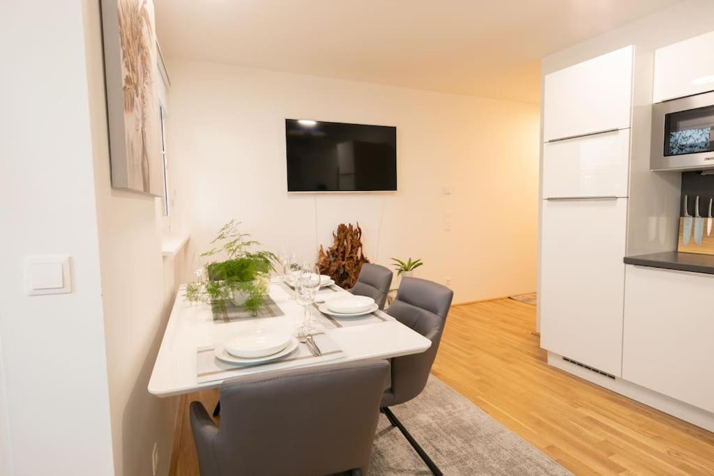 Schoenes Living Am Donauufer Viena Exterior foto