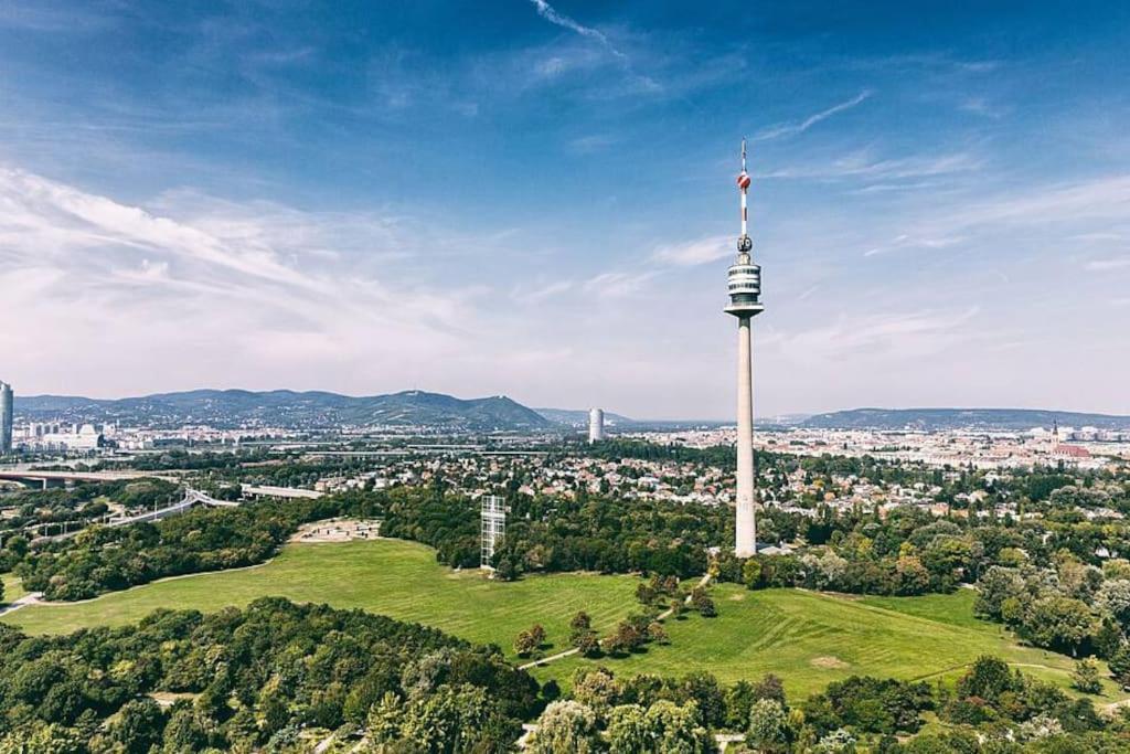 Schoenes Living Am Donauufer Viena Exterior foto
