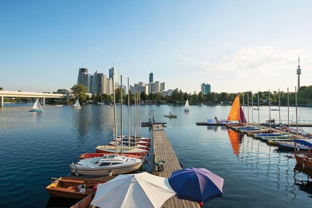 Schoenes Living Am Donauufer Viena Exterior foto
