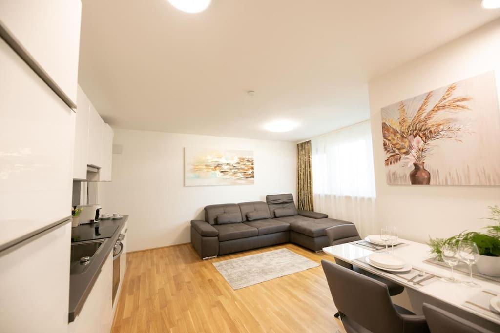 Schoenes Living Am Donauufer Viena Exterior foto